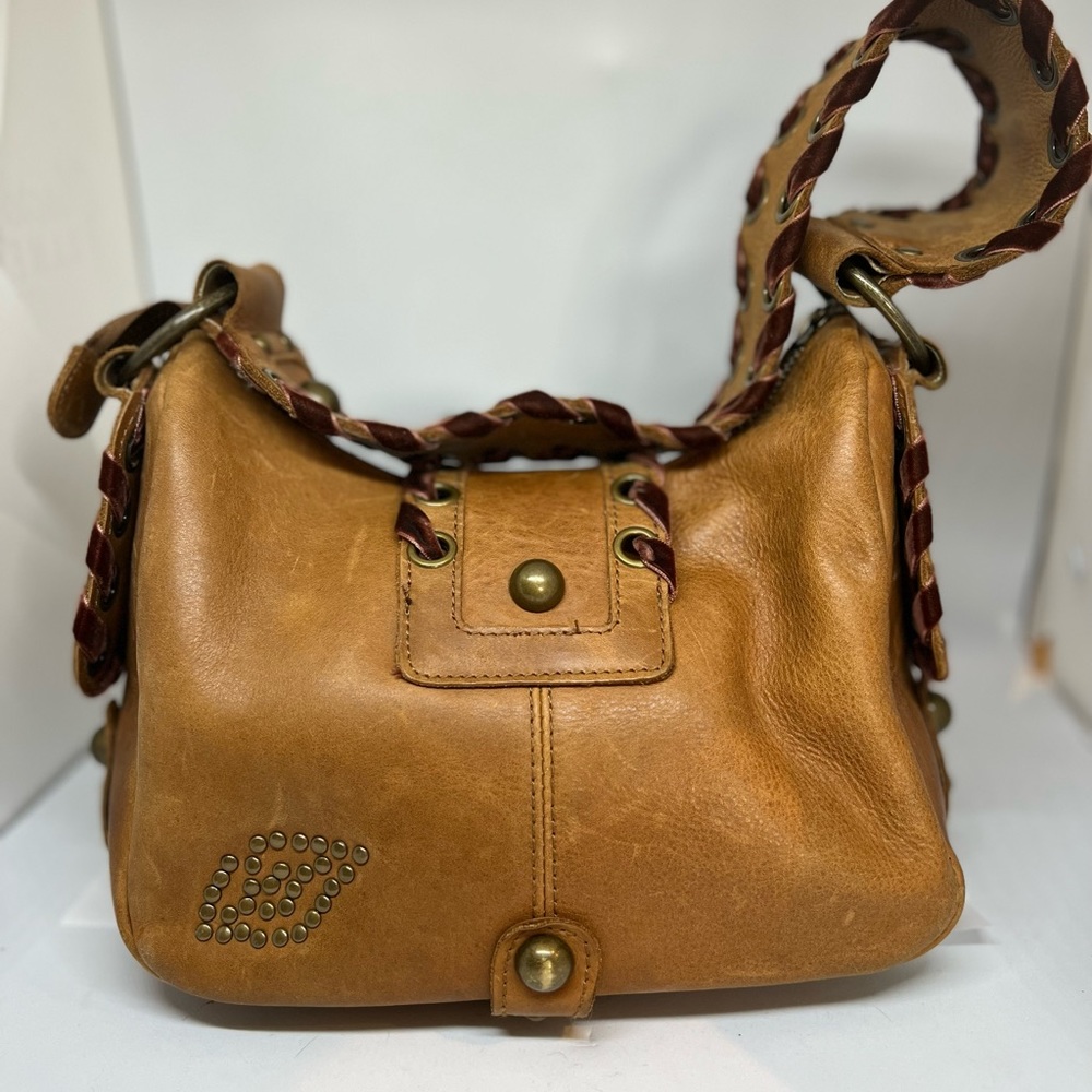 Shoulder bag. - Picture 2 of 4